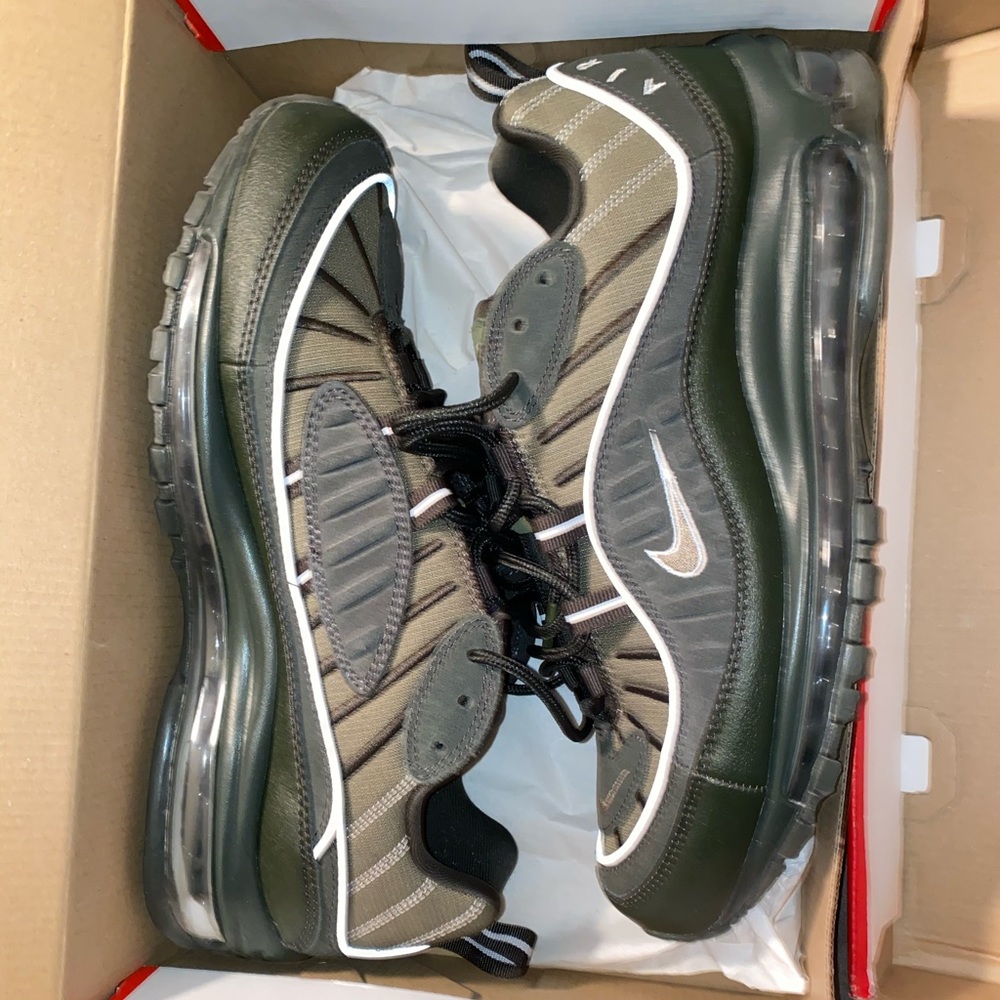 Men’s sneakers